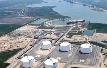 Lenders market due diligence study for an LNG port